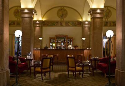 رنسانس امپریال ریدینگ اسکول