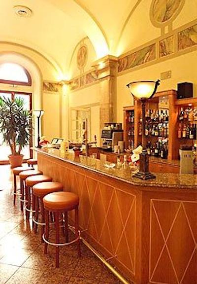 رنسانس امپریال ریدینگ اسکول