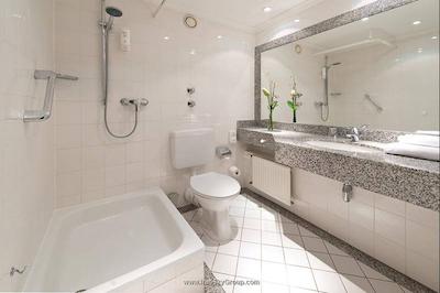 لئوناردو هتل برلین سیتی وست