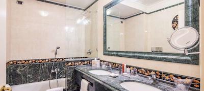 گرند ویسکنتی پالاس میلان