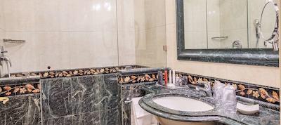 گرند ویسکنتی پالاس میلان