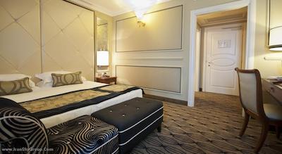 گرند ویسکنتی پالاس میلان