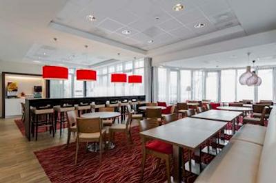 همپتون بای هیلتون آمستردام ایرپورت اسکیپول