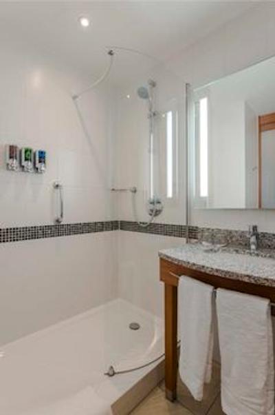 همپتون بای هیلتون آمستردام ایرپورت اسکیپول