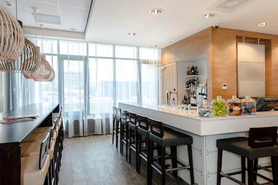 همپتون بای هیلتون آمستردام ایرپورت اسکیپول