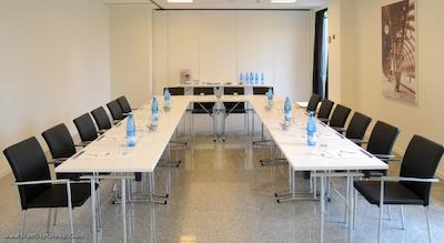 آیدیا هتل پلاس میلانو سن سیرو