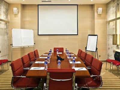 هالیدی این اکسپرس نیو هنگ کیو