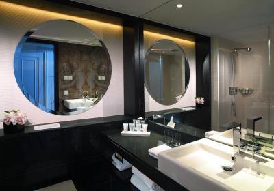 هتل ویر جاهرسزیتن کمپینسکی