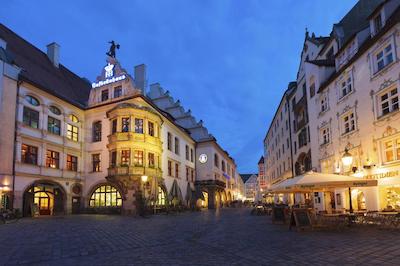 هتل ویر جاهرسزیتن کمپینسکی