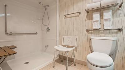 بست وسترن پلاس تراول تورنتو ایرپورت