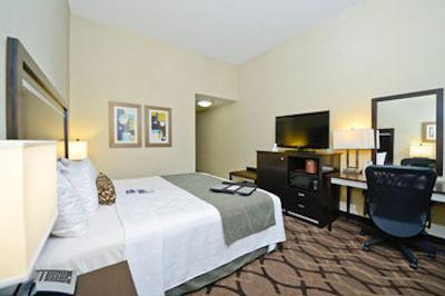 بست وسترن پلاس تراول تورنتو ایرپورت