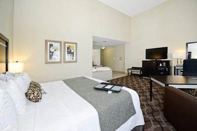 بست وسترن پلاس تراول تورنتو ایرپورت