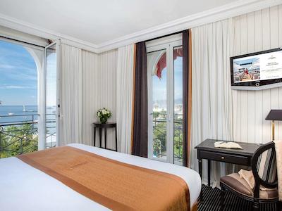 مجستیک باریری