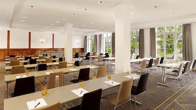 ماریتیم هتل ریچشف همبور