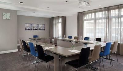 ماریتیم هتل ریچشف همبور