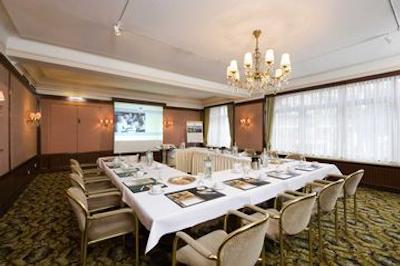 ماریتیم هتل ریچشف همبور