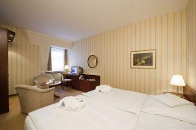 ماریتیم هتل ریچشف همبور