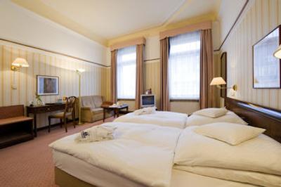 ماریتیم هتل ریچشف همبور