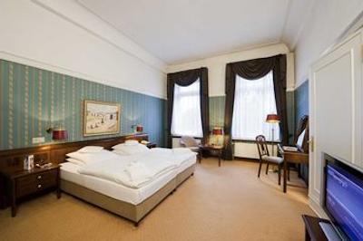 ماریتیم هتل ریچشف همبور