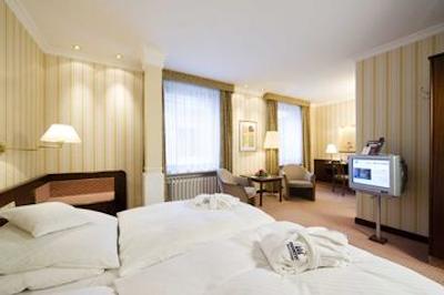 ماریتیم هتل ریچشف همبور