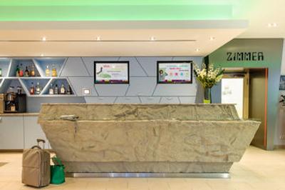 آیبیس استیالس مونیخ اوست