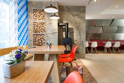 آیبیس استیالس مونیخ اوست