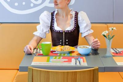 آیبیس استیالس مونیخ اوست