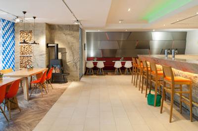 آیبیس استیالس مونیخ اوست