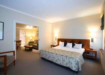 کوالیتی بتمنز هیل آن کللینس