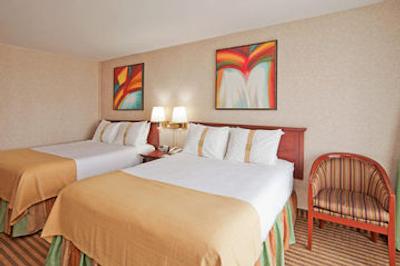 هالیدی این نیاگارا فالز-بای د فالز