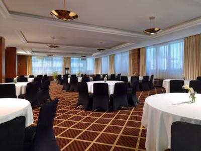 د وستین گرند مونیخ