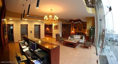 گلدن تولیپ میدتان هتل اند سوئیتس