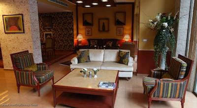 گلدن تولیپ میدتان هتل اند سوئیتس