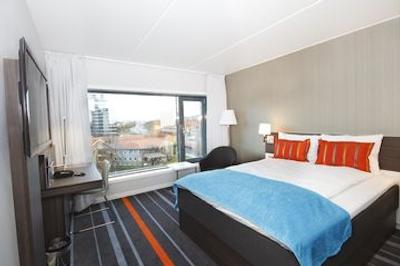 هتل اسکندیک هلسفیر