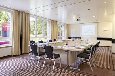 کراون پلازا هامبورگ-سیتی آلستر