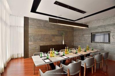 کورت یارد گوروگرام دان تاون