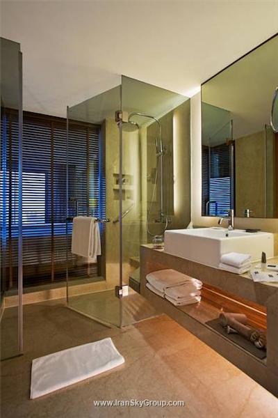 کورت یارد گوروگرام دان تاون