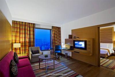 کورت یارد گوروگرام دان تاون