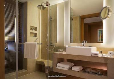 کورت یارد گوروگرام دان تاون