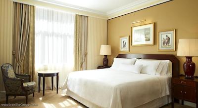 د وستین پالاس