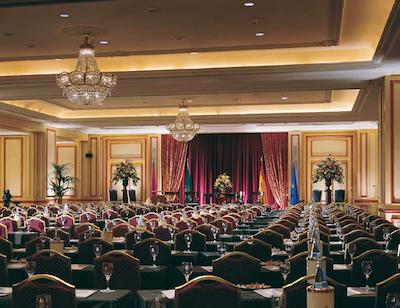 د وستین پالاس