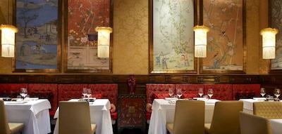 د وستین پالاس