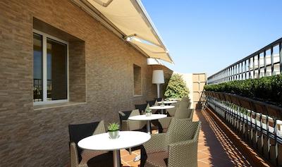 د وستین پالاس