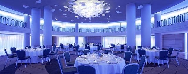 د وستین پالاس