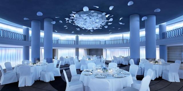 د وستین پالاس