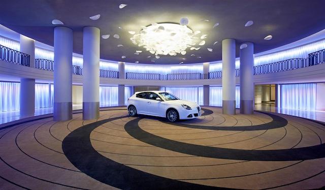 د وستین پالاس