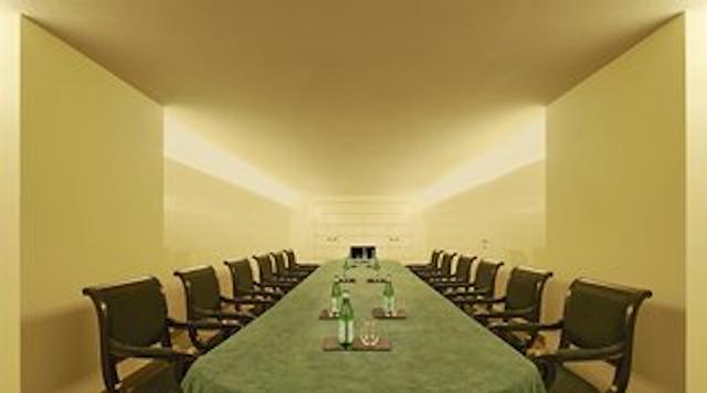 د وستین پالاس