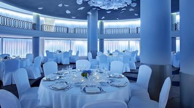 د وستین پالاس