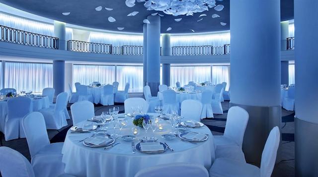 د وستین پالاس