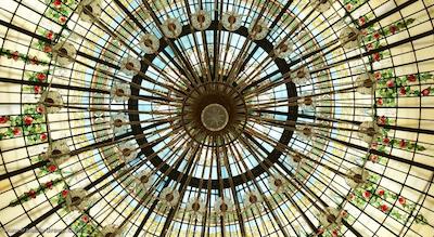 د وستین پالاس